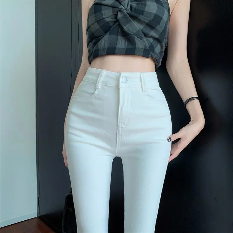 

Женские винтажные белые джинсовые брюки с высокой талией, женские облегающие эластичные джинсовые брюки с подтяжкой ягодиц, уличная одежда, узкие расклешенные джинсы
