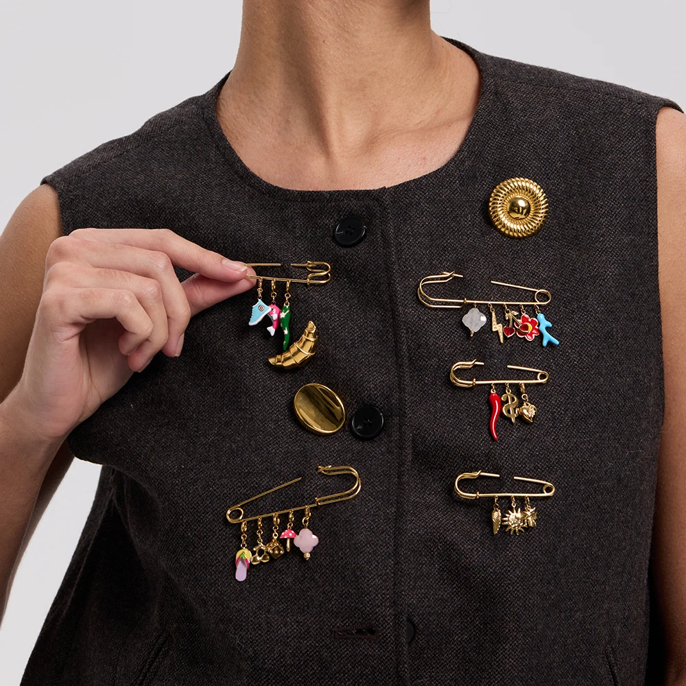 Stylish Detachable Brooch Pin with Pendants, Flower Heart Design 18K Gold Plated Stainless Steel DIY Brooch Badge Accessory