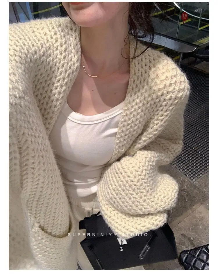 Women's Autumn and Winter Lazy Thick Soft and Skin Friendly Loose Long Sleeved Popular Knitted Sweater Long Cardigan Jacket