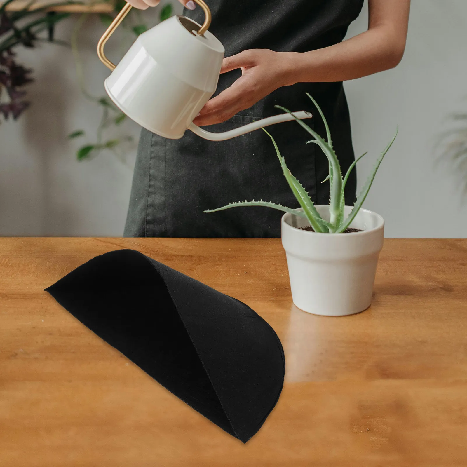 3Pcs Semi-Circular Felt Planter Liners for Flower Baskets Indoor Outdoor Use Antislip Protective Basket Liner Replacement Felt