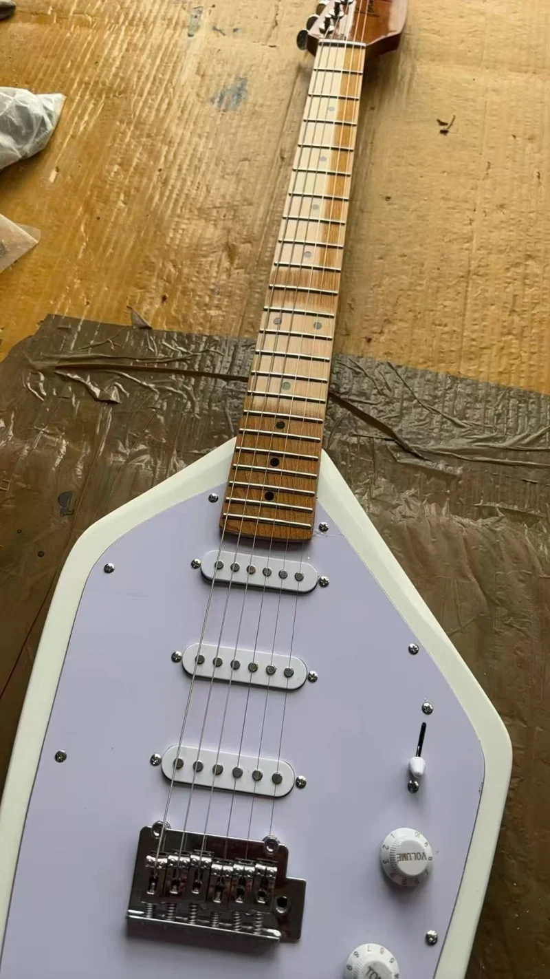 High-quality 6-string irregular guitar, with hickory neck and fingerboard, of solid wood quality, free delivery