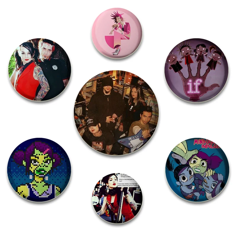 Creative Round Brooch Cartoon Badge FRANKENSTEIN GIRLS Jamie Hewlett Snap-in Button Pins for Backpack Hat Jewelry Accessories