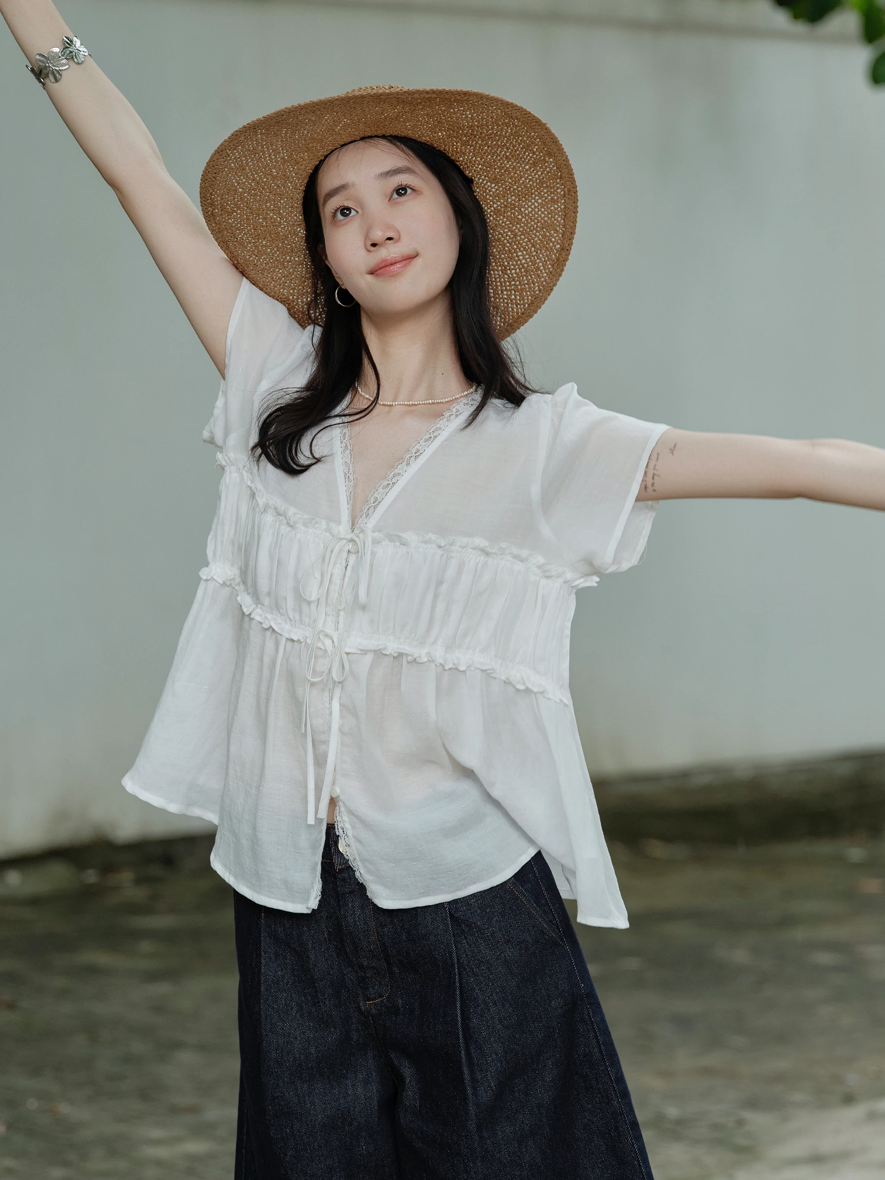 

Botanique Plant Science Breeze over Lace V-ne Small irt Linen Lyocell Loose Fit ort Sve Pure Color Commute Sle