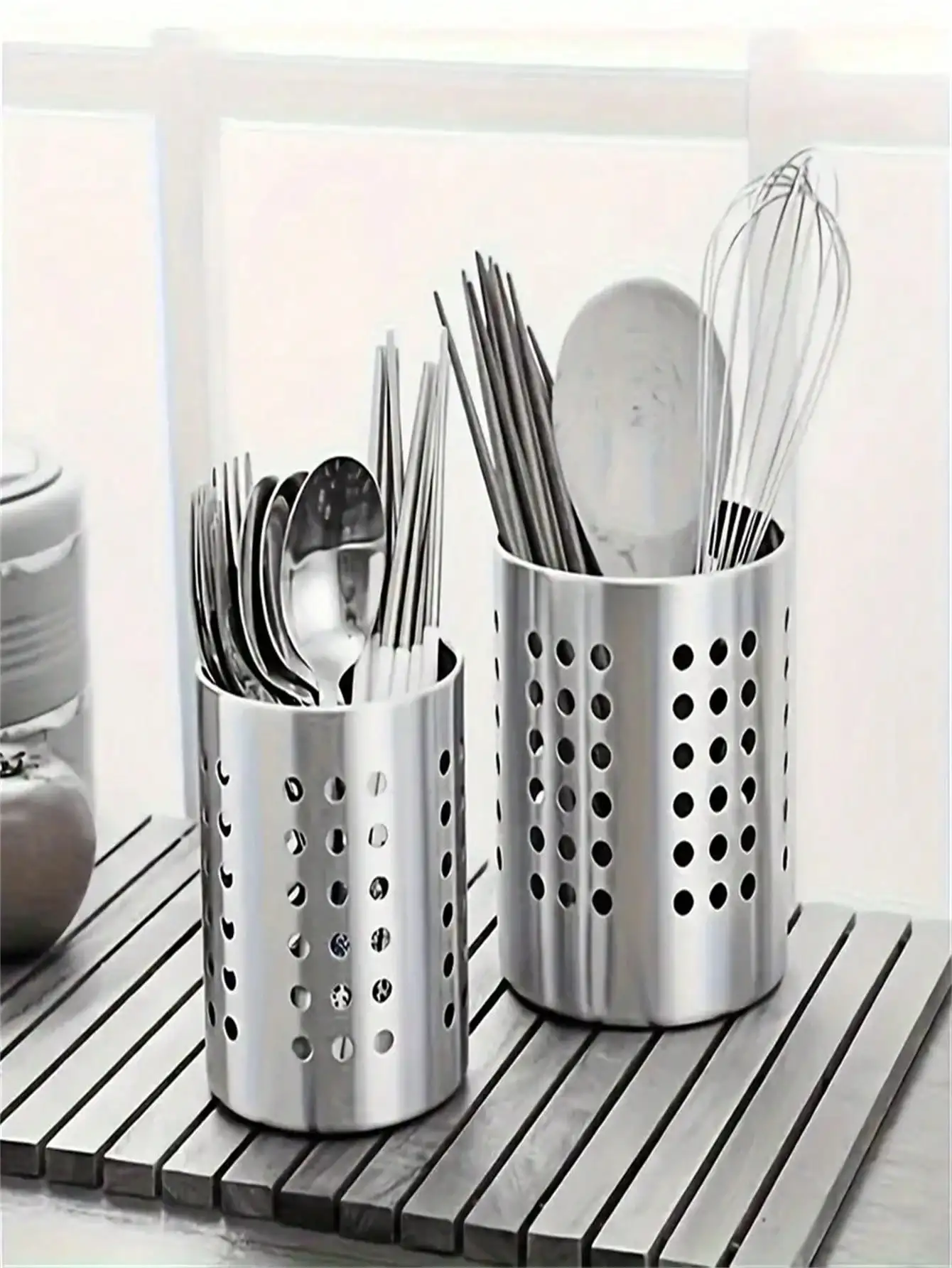 1 Stainless Steel Cutlery Holder, Non-Charging Kitchen Utensil Organizer, Suitable for Chopsticks, Spoons, Egg Beaters, Durable Restaurant-Grade Cylindrical Storage