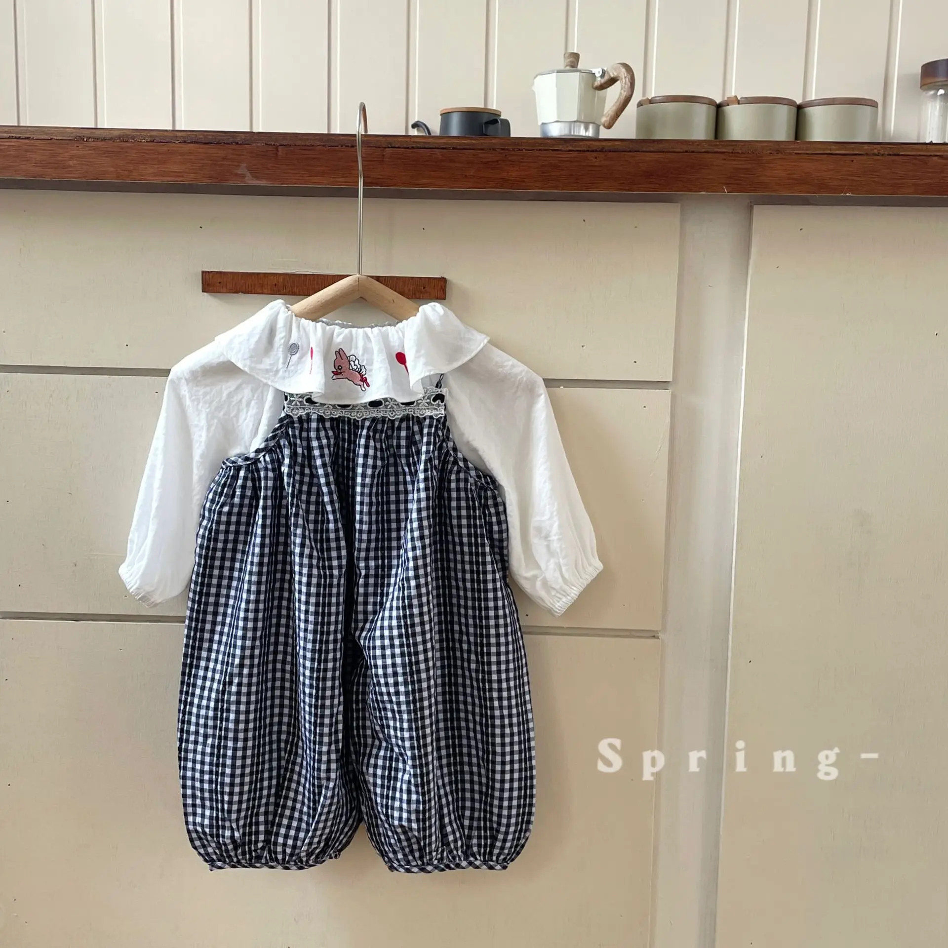 26 Spring Girls' New Cute Doll Collar Top Black and White Grid Loose, Versatile, Comfortable Jumpsuit
