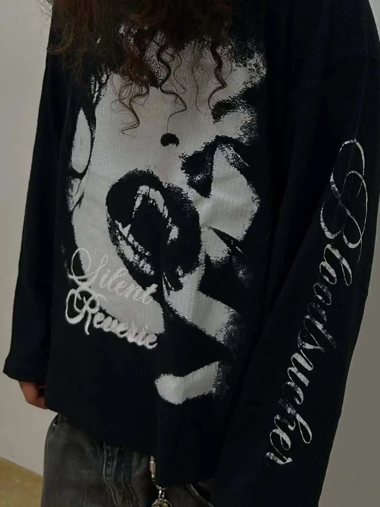 

Dark retro letter printed T-shirt street punk round neck long sleeved top men's and women's pullover thin