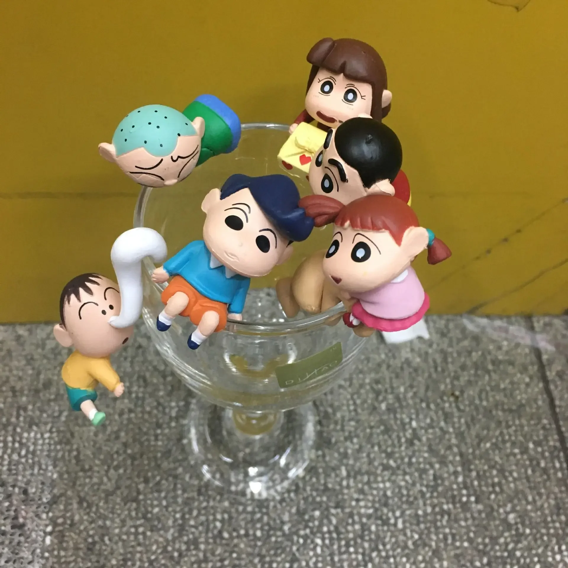 New 7 Pcs/set Crayon Shin-chan Anime Figures Nohara Shinnosuke Cup Hanging Q Version Tabletop Mug Rim Action Figure Gift Toy