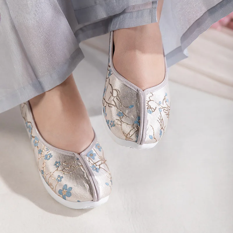 

CY130 2024 Spring New Thick Soled Cloud Shoes with Tang Style Horse Skirt Antique Improved Hanfu Shoes