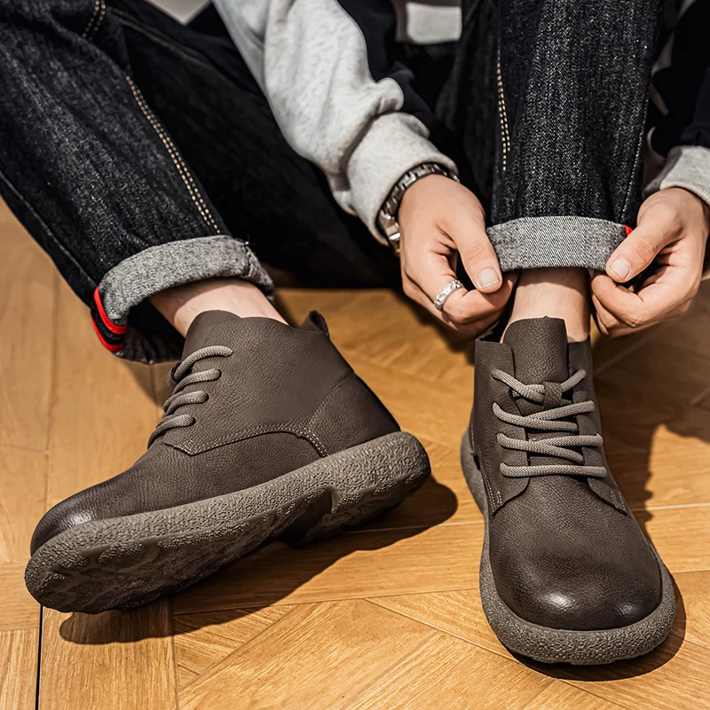 Men Ankle Boots Brown Short Boots Luxury Shoes Designed for Pilots Durable Structure, Fashionable Flat Shoes Ideal for Cities
