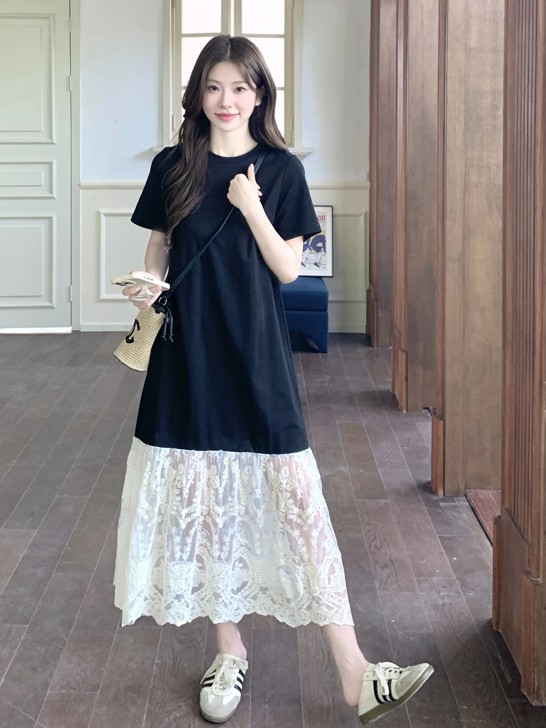 Dentelle épissure t-shirt style décontracté Dr femmes été nouveau Sle Agel polyvalent longue Dr coréen Sle trajet dentelle Patchwork