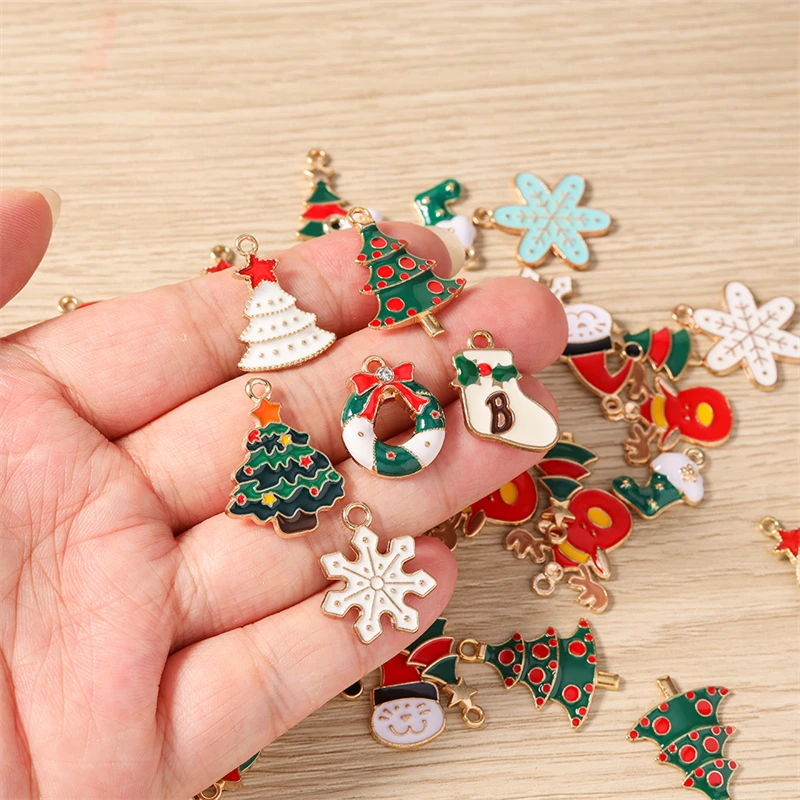 10 Stück Niedliche Emaille-Weihnachtsanhänger: Hirsch, Weihnachtsmann, Baum, Zuckerstange für Schmuckherstellung, Halsketten, Ohrringe, DIY-Bastelgeschenk – Detail 2
