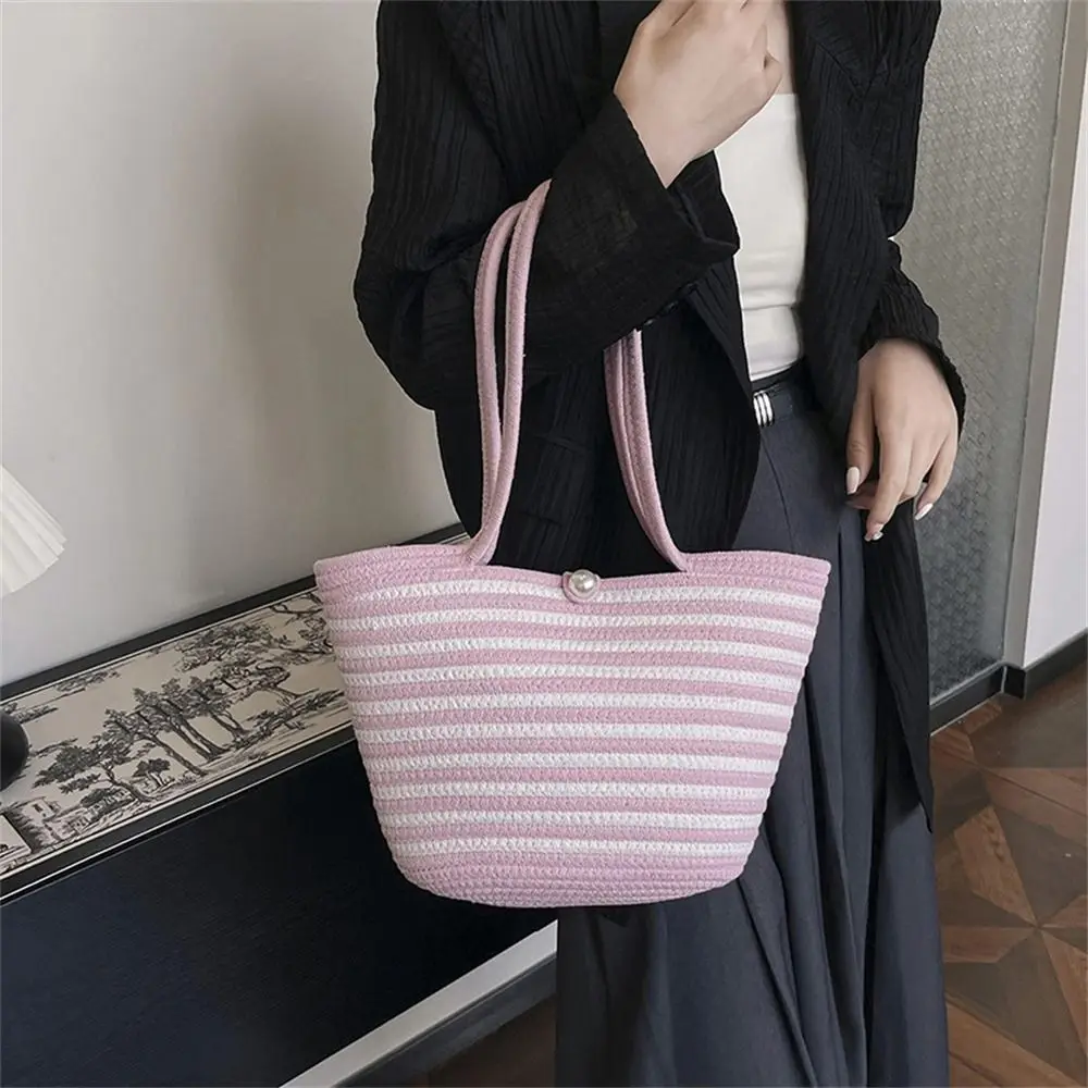 

Casual Rattan Shoulder Bags Handmade Braid Large Capacity Handbags Bohemian Commuting Bag for Vacation