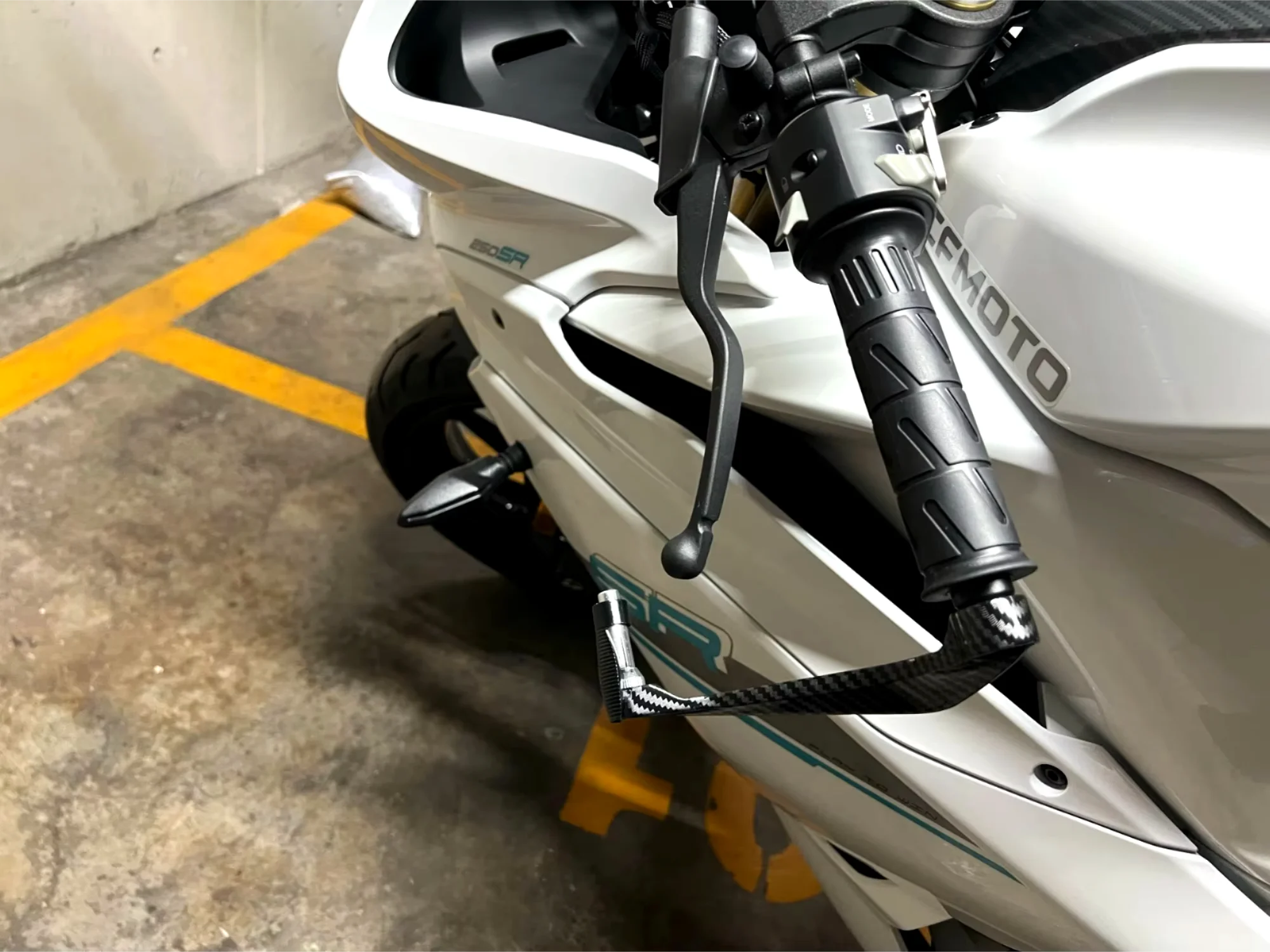 Universal Motorcycle Handlebar Brake Clutch Lever Hand Guard Protector Carbon Fiber Waterproof Handguard Aluminum Alloy Accesory image 5