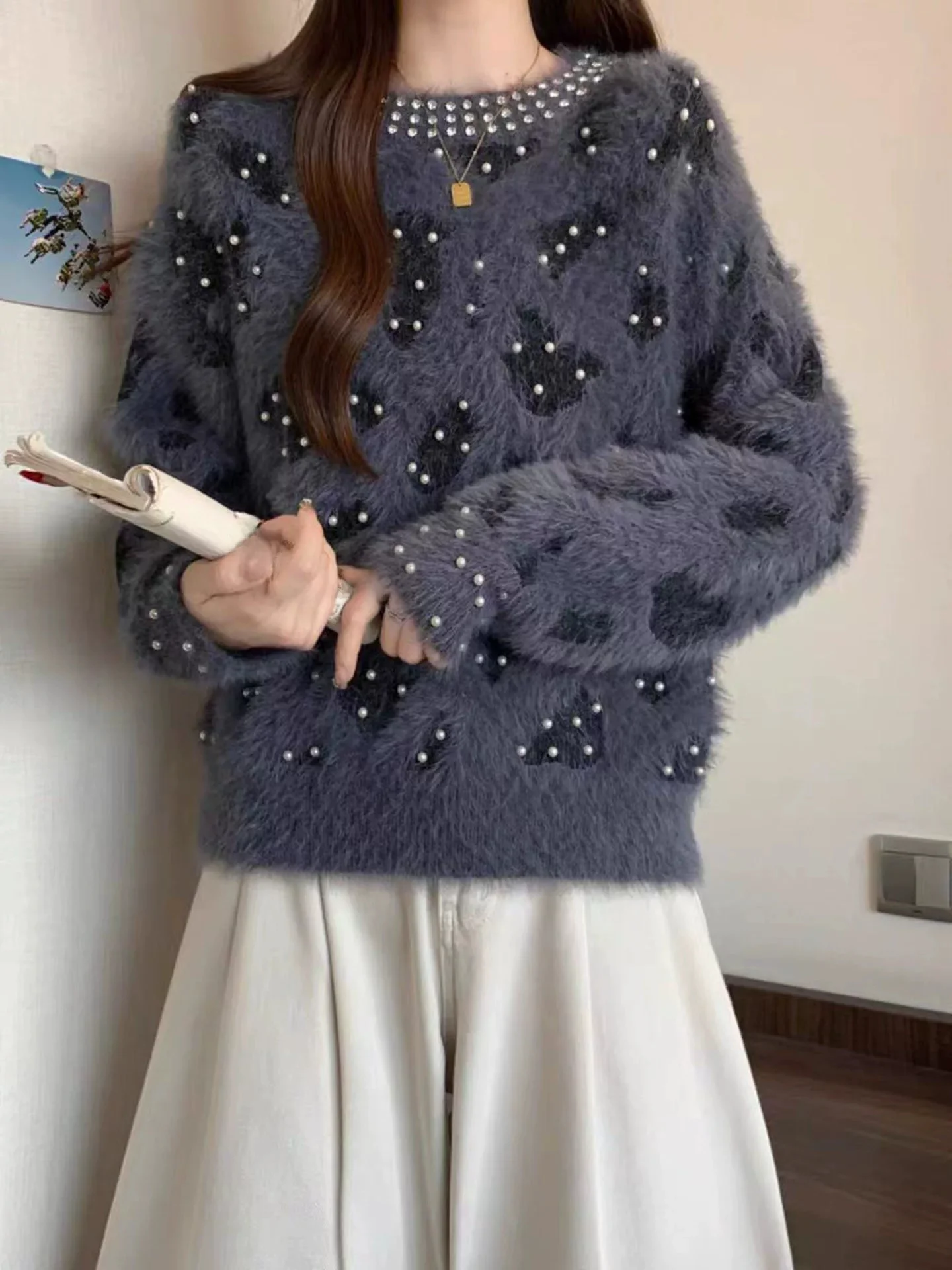 Koreański sweter damski z dzianiny, wzór w panterkę, ozdobiony koralikami, jesienno-zimowy, nowy, luźny, miękki i ciepły.