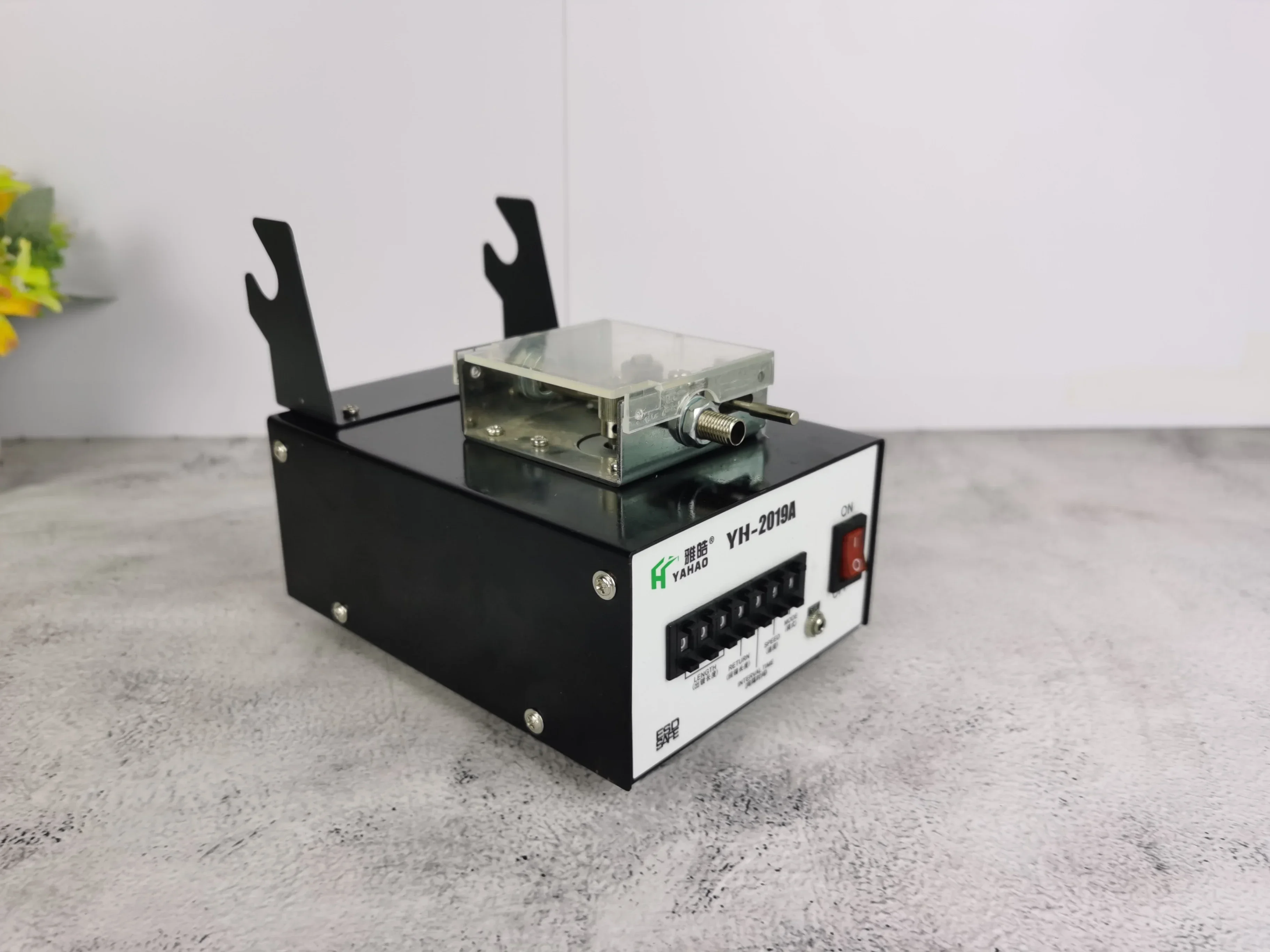 

YH-2019A Digital Automatic Solder Dispenser with Stepper Motor and Programmable Feed