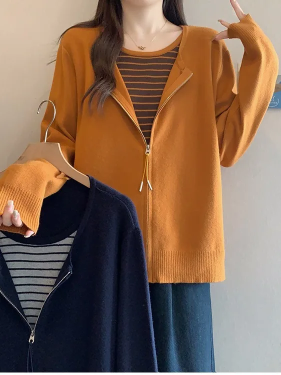 

Женский свитер больших размеров в полоску с открытым воротником, повседневный вязаный топ, осенняя новинка, свободный крой для работы и отдыха