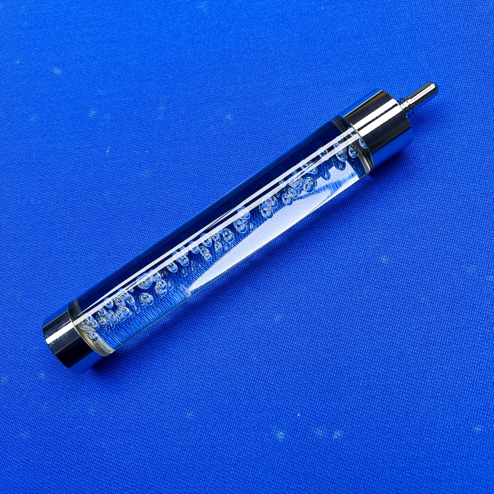 

Универсальный адаптер-удлинитель для кия с акриловым дизайном в виде пузырьков для снукера и американского бильярда (9 шаров)