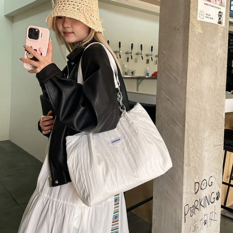 กระเป๋าถือผู้หญิงแบรนด์ดัง ดีไซน์หรูหรา หนังแท้ สะพายไหล่ สะพายข้าง สไตล์คลาสสิก