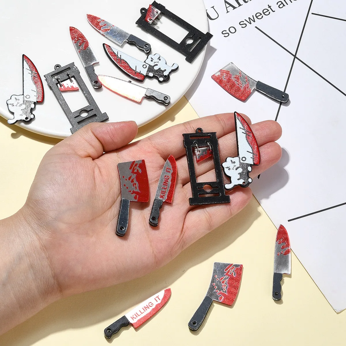 15 pezzi 5 stili Halloween stampato opaco acrilico coltello pendenti collana orecchino risultati gioielli fai da te