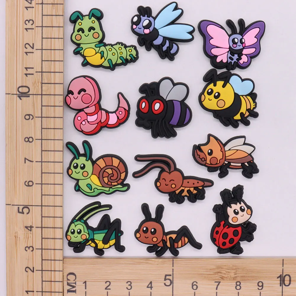 1-12 قطعة الحشرات كاتربيلر الحلزون النمل الخنفساء الأحذية البلاستيكية السحر اكسسوارات الاطفال الأحذية أبازيم صالح الأساور هدية عيد ميلاد