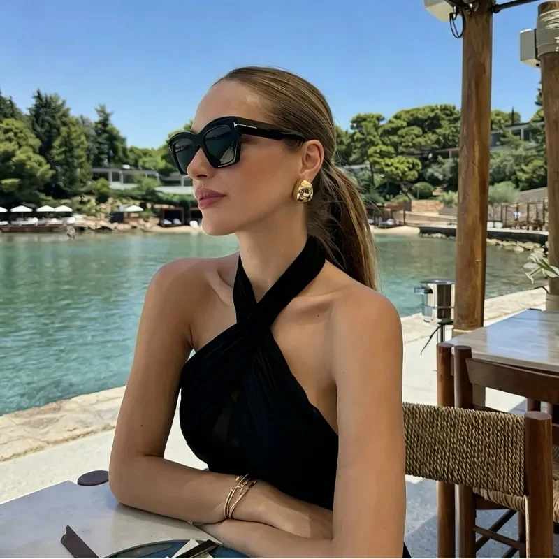 

Personalized Gold and Silver Unique Exaggerated Large Metal Earrings Women's New Popular High-end Light Luxury Stud Earrings