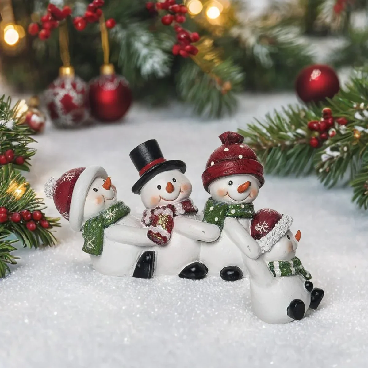 Resina Navidad, linda estatua de cuatro muñecos de nieve, decoración invierno para interior y exterior