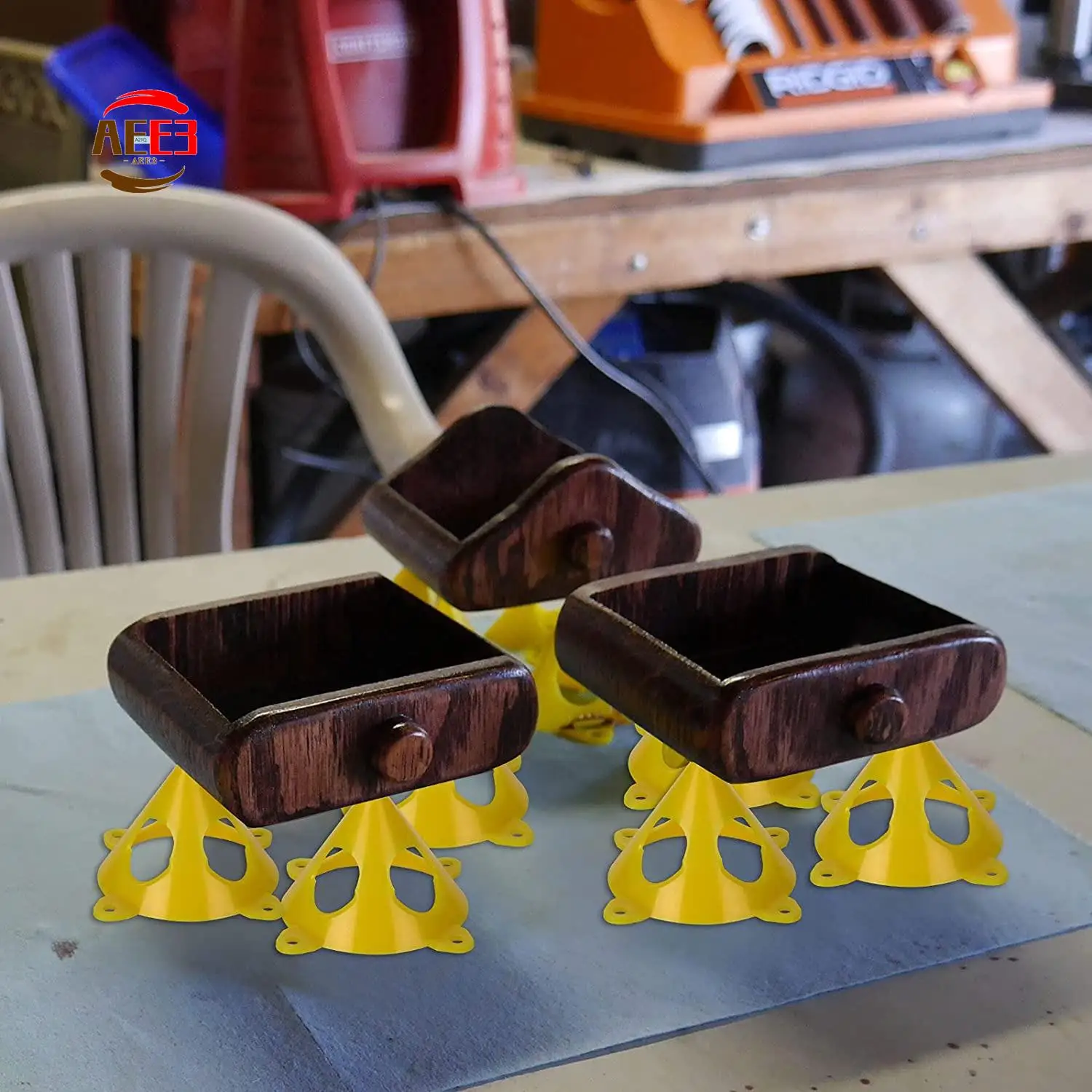 

AEE3-50 шт. желтый конусный холст и дверные стойки шкафа, подставки в форме пирамиды 3,5 x 2 дюйма, подставки для акриловой живописи