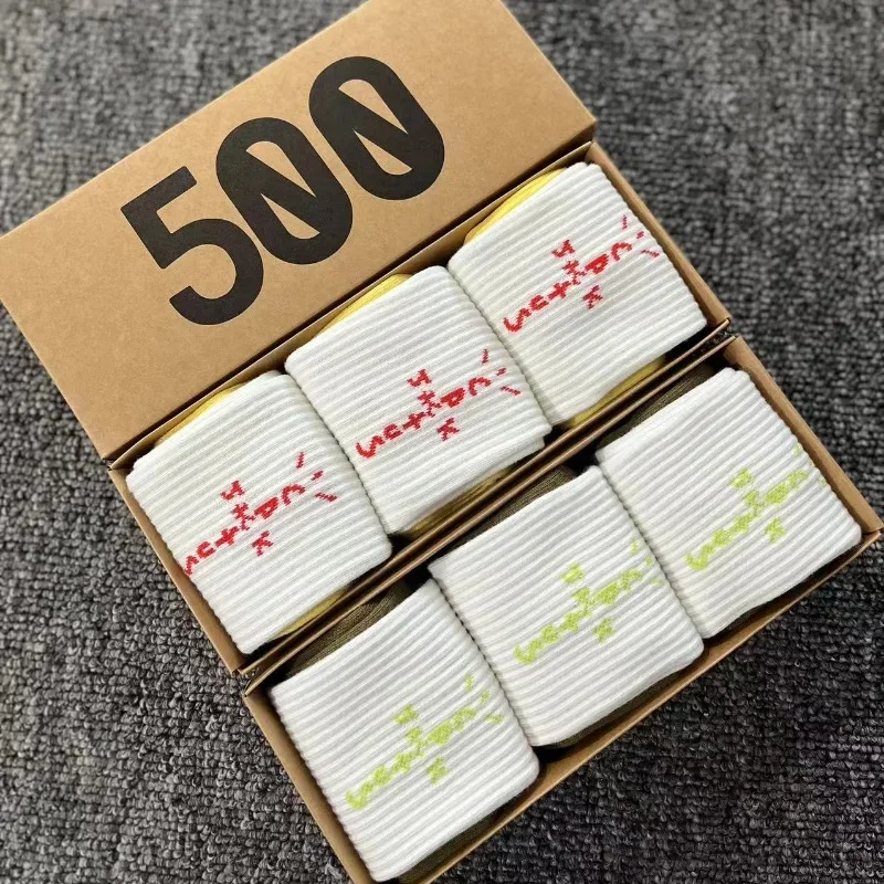 3 أزواج من جوارب علب الهدايا الرجالية، والرياضات العصرية، وكرة السلة، وركوب الدراجات، وهدايا التزلج في الشوارع، والجوارب النسائية