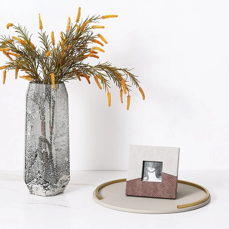 Modern light luxury round metal leather tray, model room hotel  entrance desktop decoration storage decoration