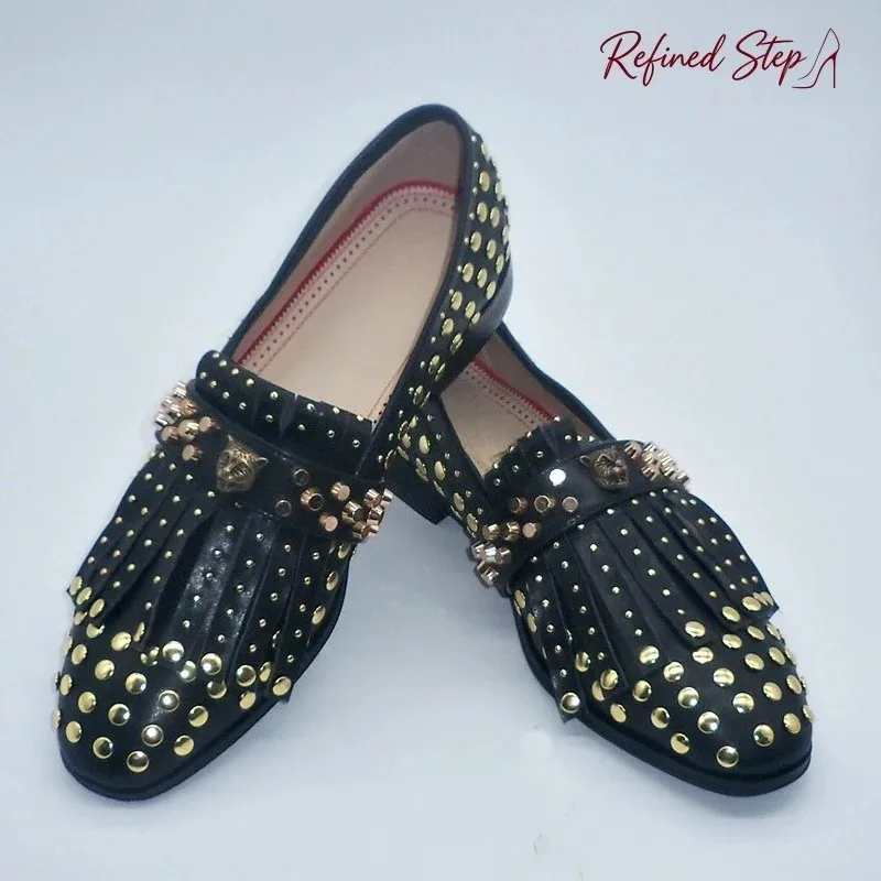 Gold Rivets Black Tassels Design Men Loafers Fashion Slip On Men Shoes Luxurious Handmade Party Banquet Office Men Dress Shoes