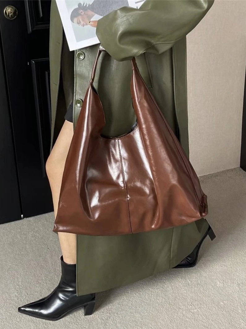 

Commute 2023 Faion Silver Large Capaci Oil Wax Leather Single oulder Handbag Women's Tote Bag Soft PU Material Magnetic...