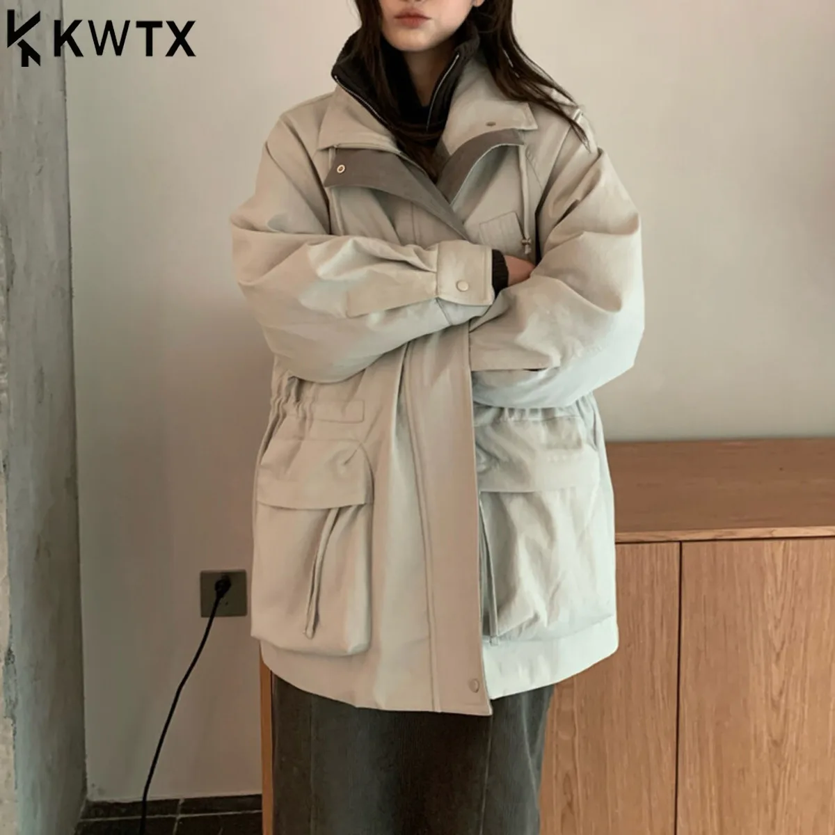 KWTX 2025 Damska kurtka robocza, nowy styl, blok kolorów, pogrubiona, wiązana w pasie, kieszenie na zamek, casualowa, designerska, jesień-zima