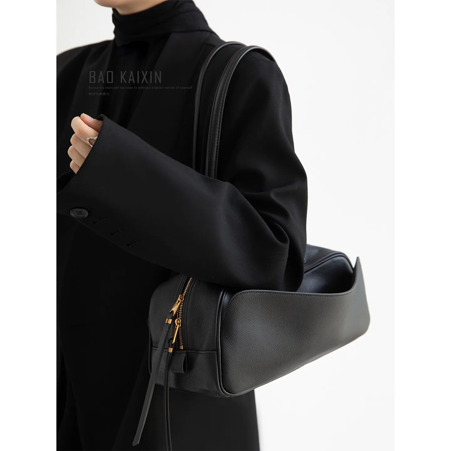 

First-Layer Cowhide Bowling Underarm Bag, Genuine Leather Shoulder Bag, Toast Bag, Pillow Bag, Handbag, Large-Capacity Commuter Bag