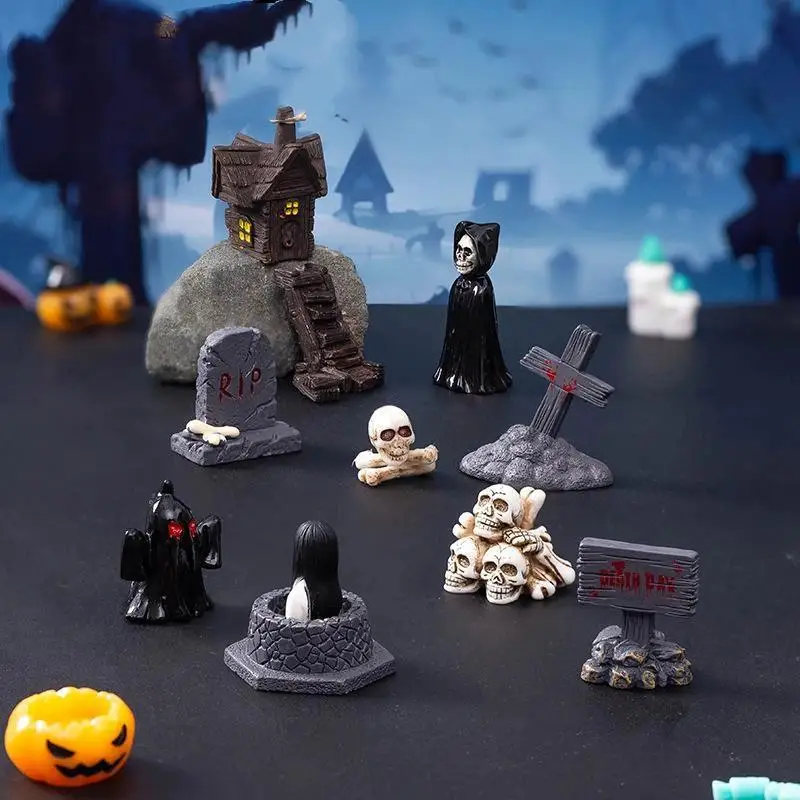 Halloween Mini Resin Figurine Horror Skull Coffin Chair House Ornament for Home Office Desktop Holiday Decoration