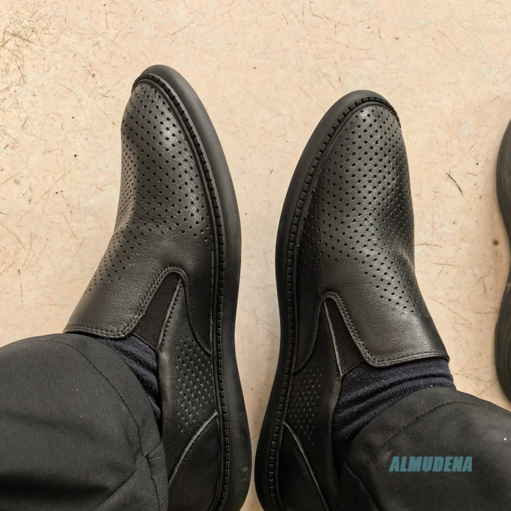 

Round Toe Black Genuine Leather Men Slip On Loafers Street Style Minimalist Outdoor Daily Comfortable Flat Sole Office Shoes