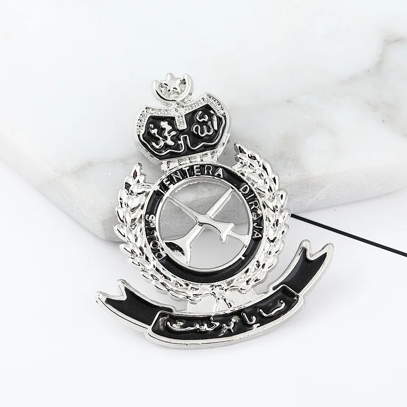 Fashionable British retro hot selling personalized shoulder badges, alloy chest badges, brooches, chest badges