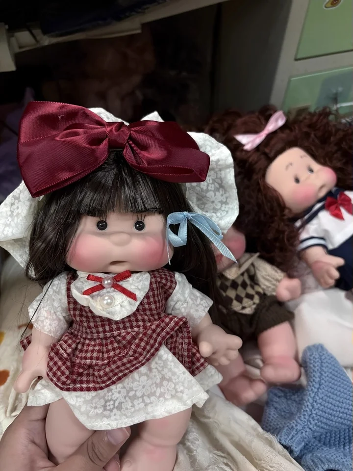 

Vinyl Doll with Pacifier & Random Clothes - Kids Birthday Gift Set for Girls Boys Children‘s Party Favors