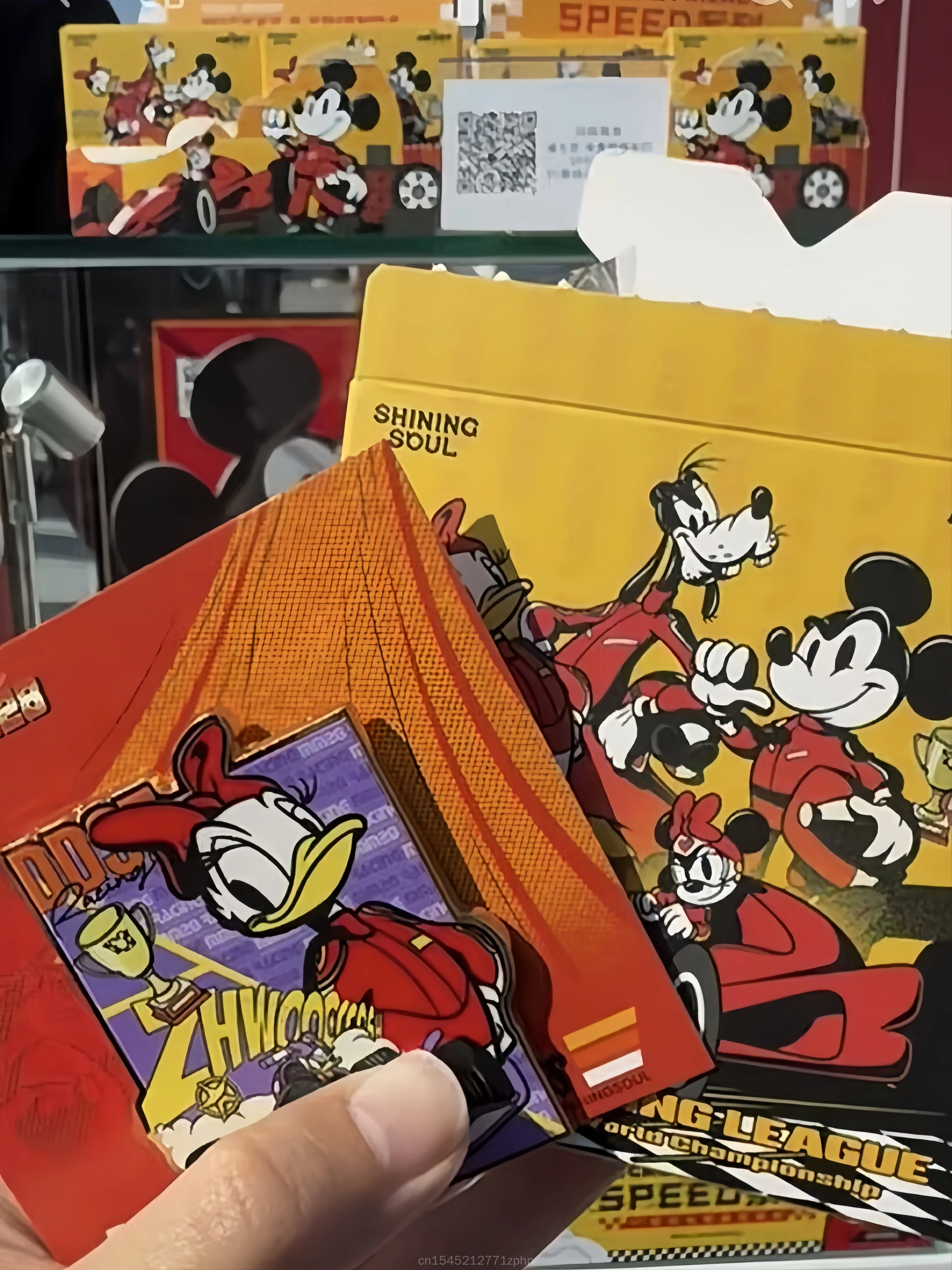 Genuine Shiningsoul Mickey And Friends Racing Series Magnetic Collectible Badge Metal Genuine In Stock For Adult Collector