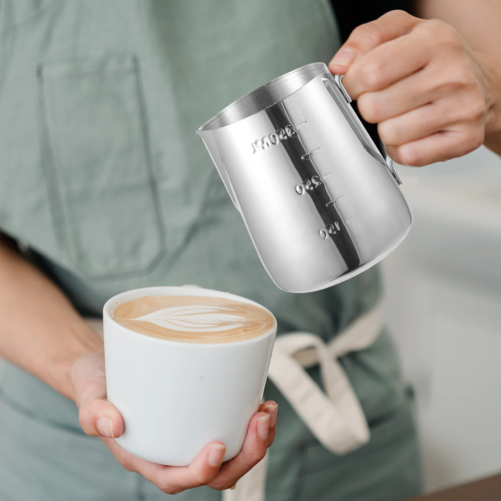

Stainless Steel Milk Jug Frothing Pitcher Measuring Cup for Latte Art Cappuccino Wide Applications Keep Table Clean Dry