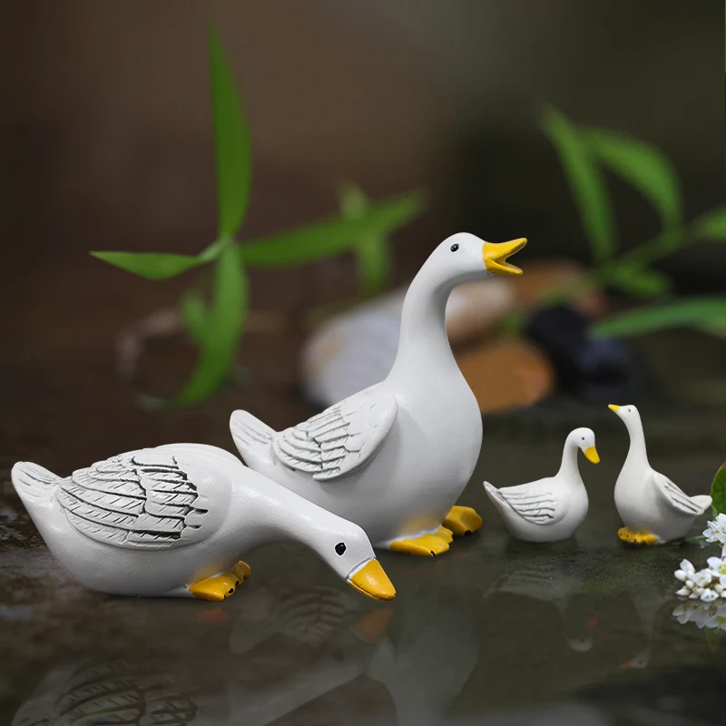 4Pcs Resin Duck Family Statue Lifelike Goose Figurine Waterproof Outdoor Garden Decor Cute Animal Sculpture for Patio Lawn Yard