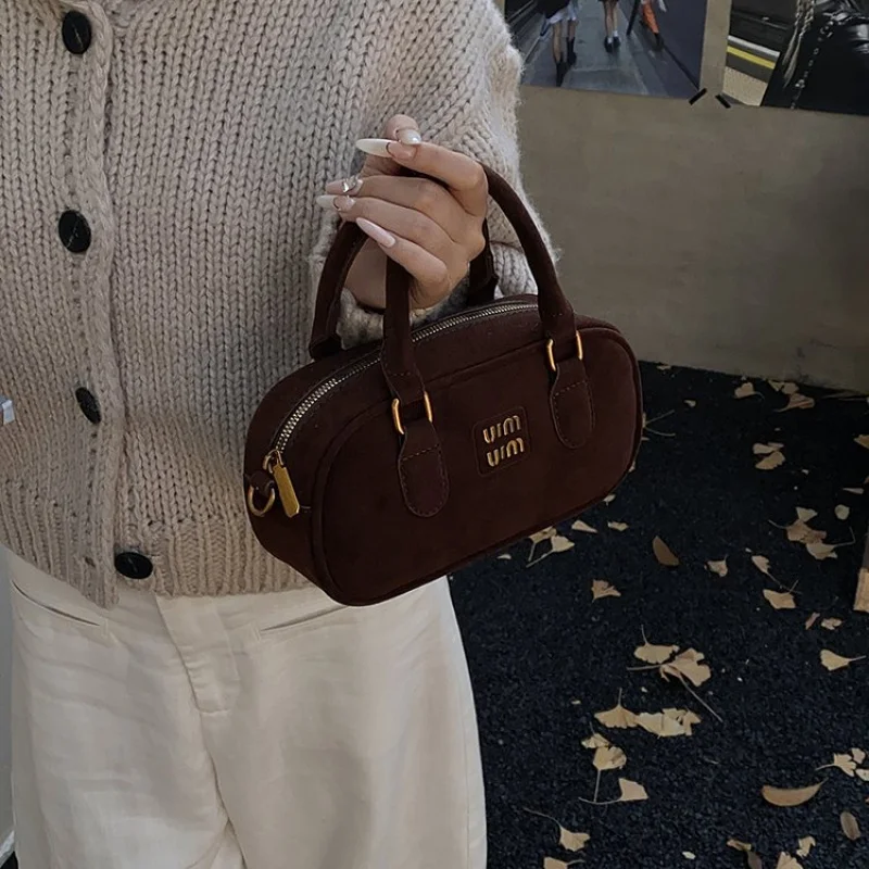 Modieuze dames messengertas gemaakt van premium leer, prachtig Parijs, casual vintage, nette look ​