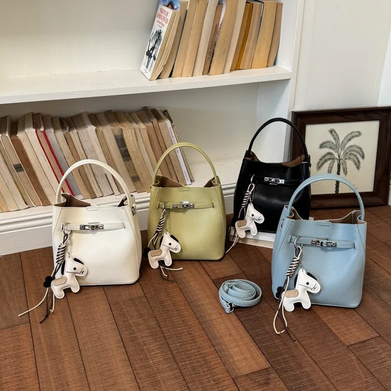 borsa-a-secchiello-semplice-stile-coreano-da-donna-nuova-moda-2026-versatile-a-tracolla-singola-borsa-a-mano-di-alta-gamma