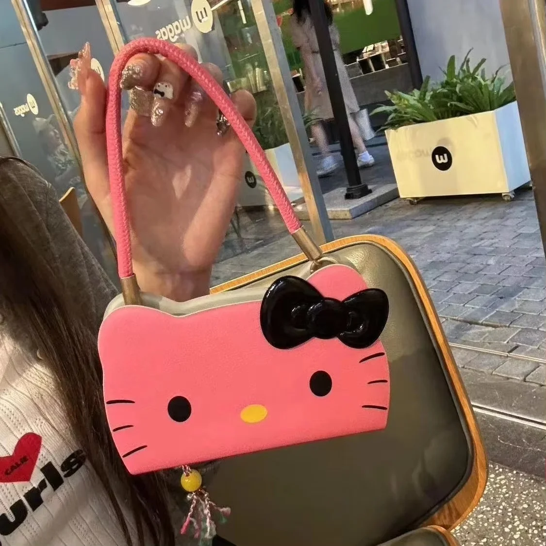 サンリオ-女の子のためのかわいい無地のkt猫の電話ケース,ハローキティ,記念の弓,ストラップの裏表紙,15, 14, 13 pro max,y2k