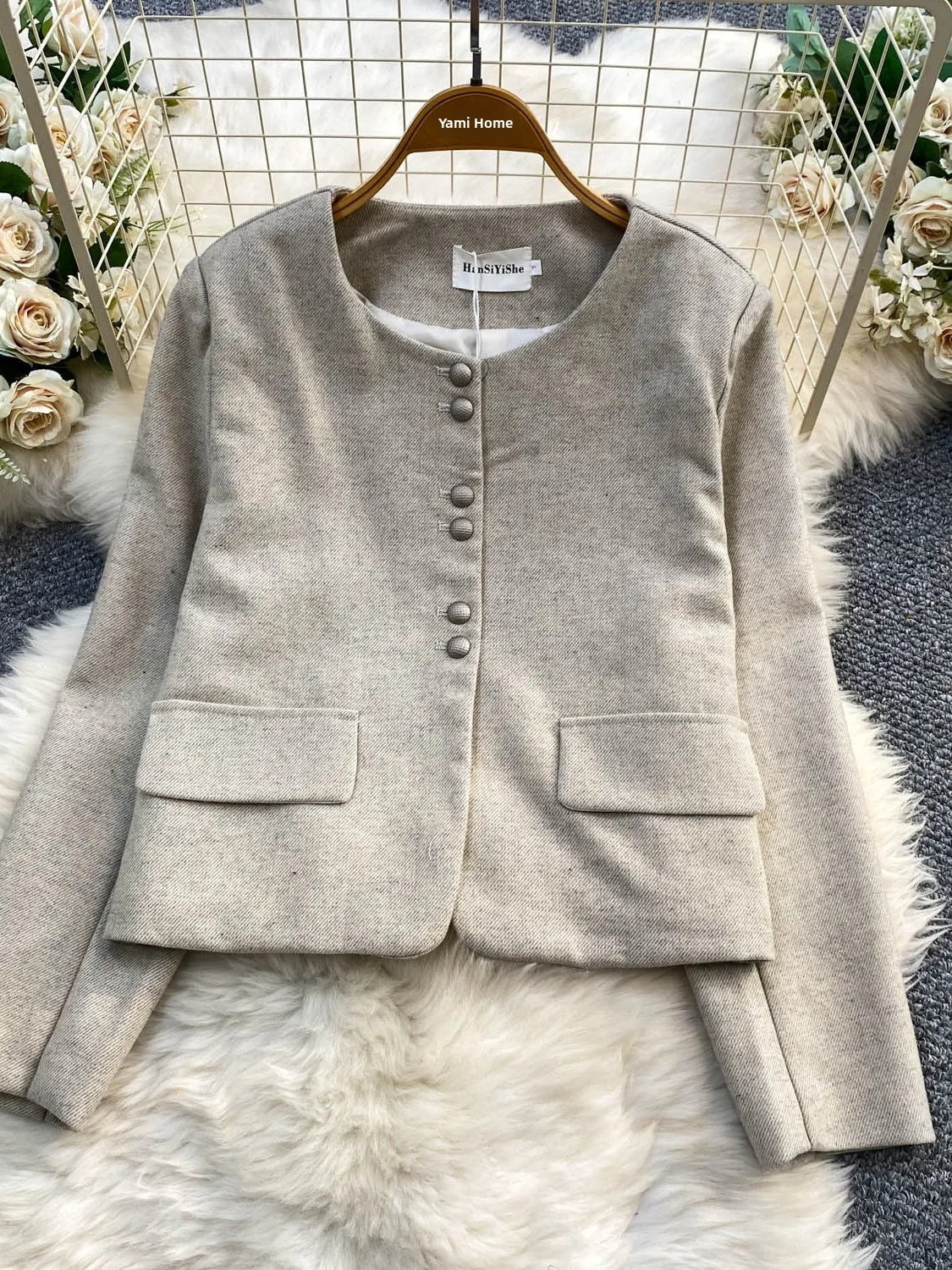 Korean Style round Neck Long Sleeve Coat Women's Fashion Metal Buckle Thickened Woolen Material Slimming Versatile Autumn Win...