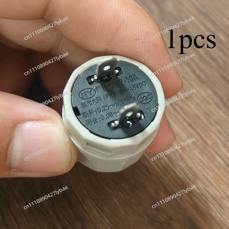 Applicable to household water purifier NY Wenzhou Dayang 2 points plug rod high voltage switch 24V