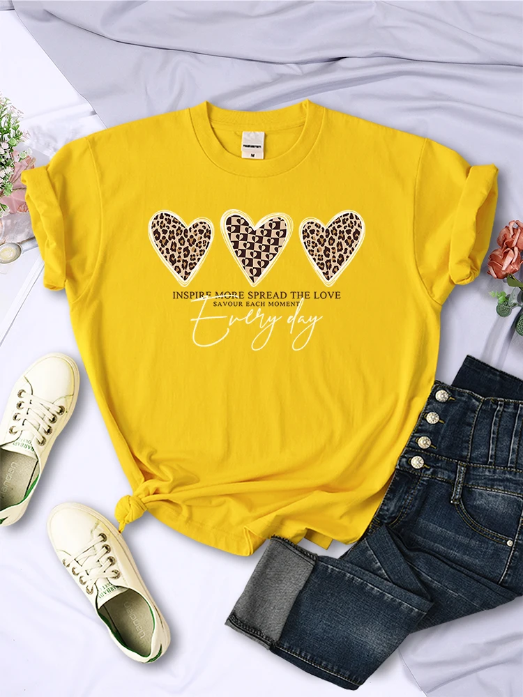 Spread More Love Every Day Printing T-Shirt Women Casual Breathable Tshirts Soft Casual Tees Vintage Loose Short Sleeve Female