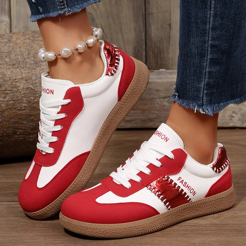 

Модная спортивная обувь в стиле пэчворк для женщин, вулканизированная обувь с буквенным принтом на шнуровке, женские кроссовки 2026, на плоском каблуке, большие размеры 43, Mujer