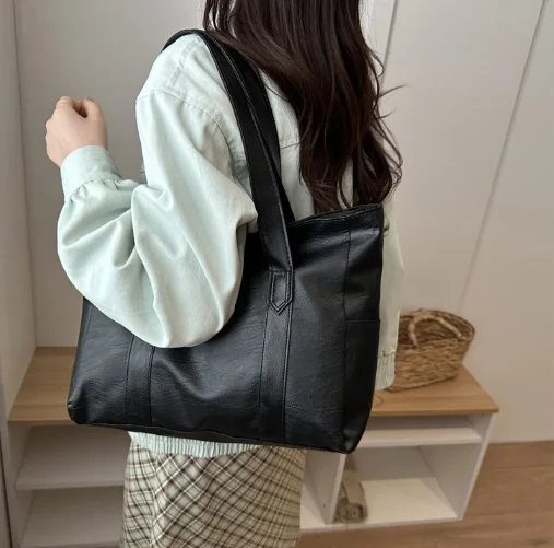 Thumbnail 2 - #14 Best Handbags to Buy In 2026