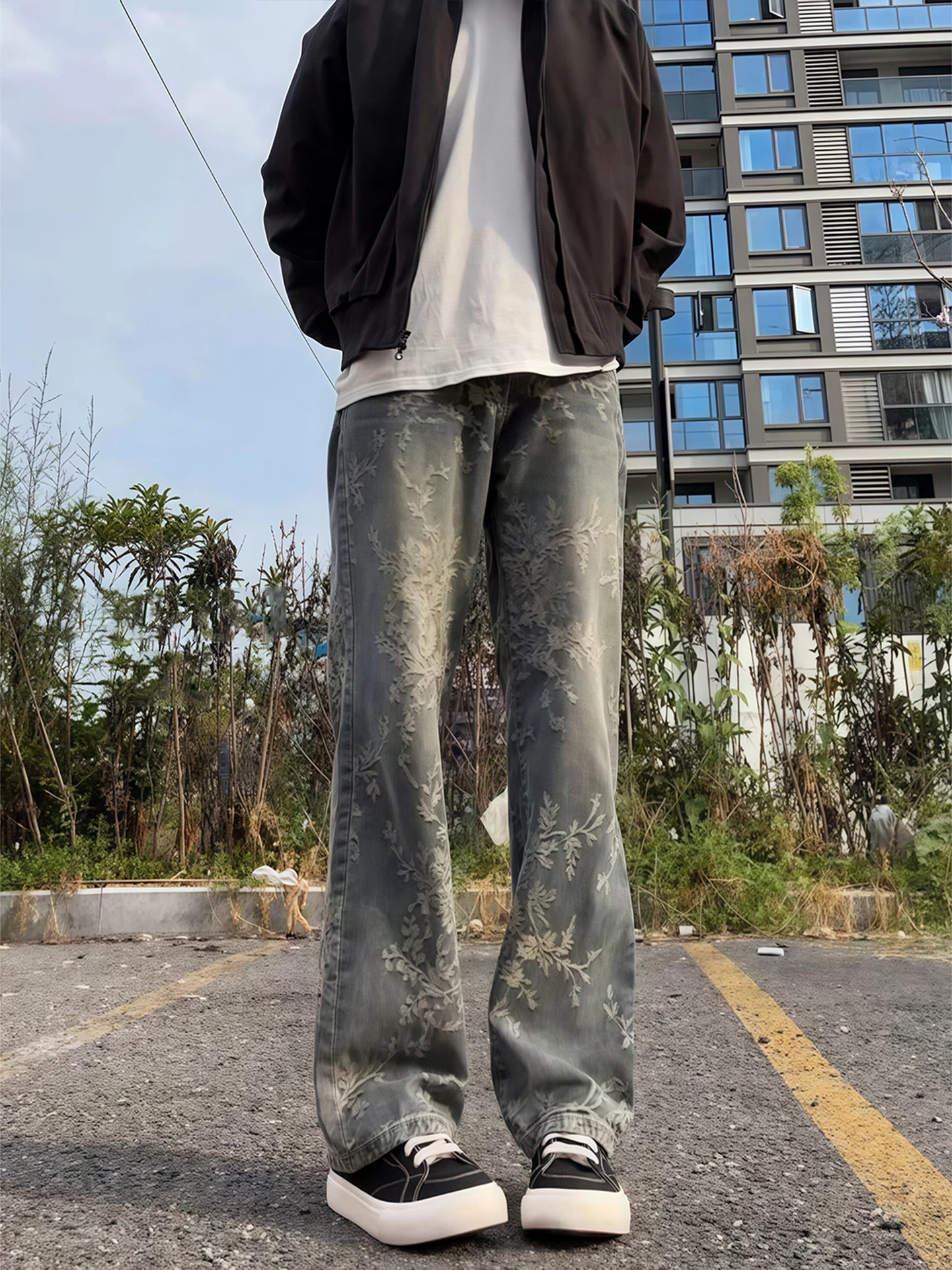 

Slim Fit Straight Leg Denim Jeans Men's Autumn High Street Vibe Embroidered Flared Pants Clean Fit Body Shape Enhancing Jeans