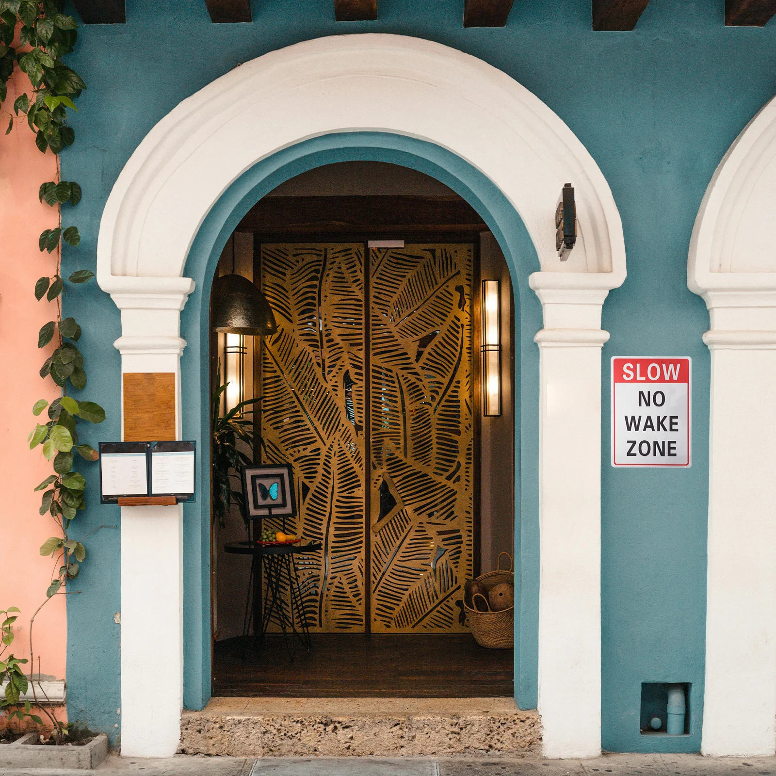 Slowing No Waking Zone Sign 30X45Cm Aluminum Reflective Outdoor Traffic Safety Sign For Parking Lot Factory Road Use